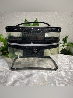 Victoria’s Secret Cosmetiquera Transparente Celestial Estrellas PVC Viaje